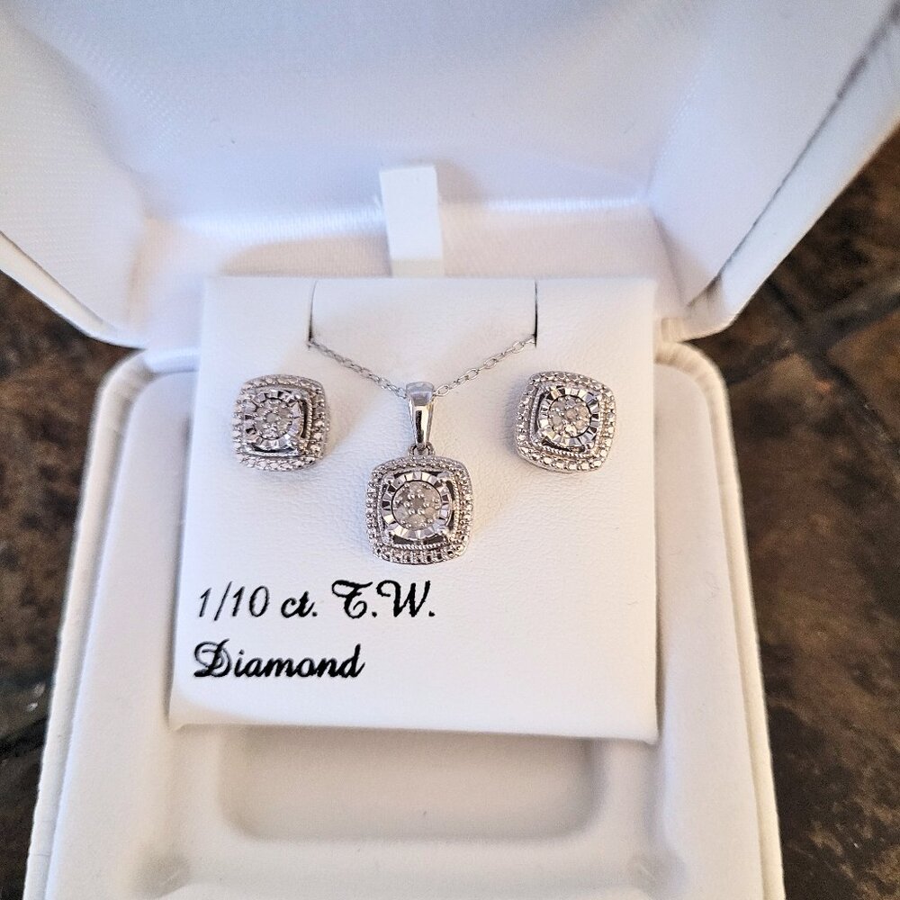 1/10ct Diamond Sterling Silver Stud Earring & Necklace Jewel Set 18"